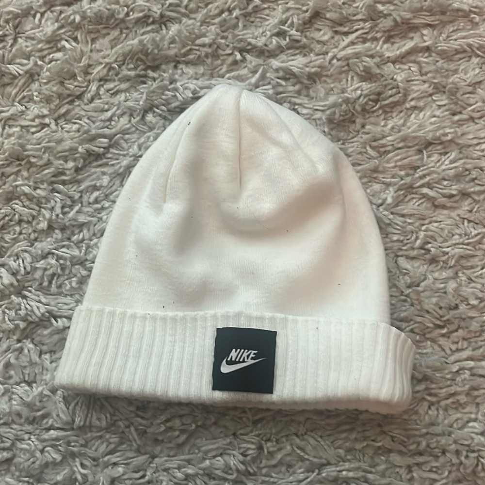 Nike beanie in cream